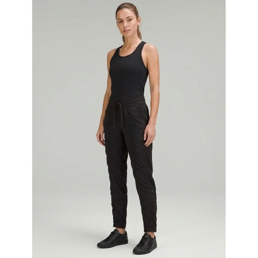 Lululemon Beyond the Studio Jogger Black Pinstripe Ruched Pants Womens Size 4